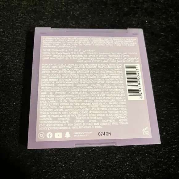 Huda beauty lilac pastels Eyeshadow Palette - Picture 3 of 3